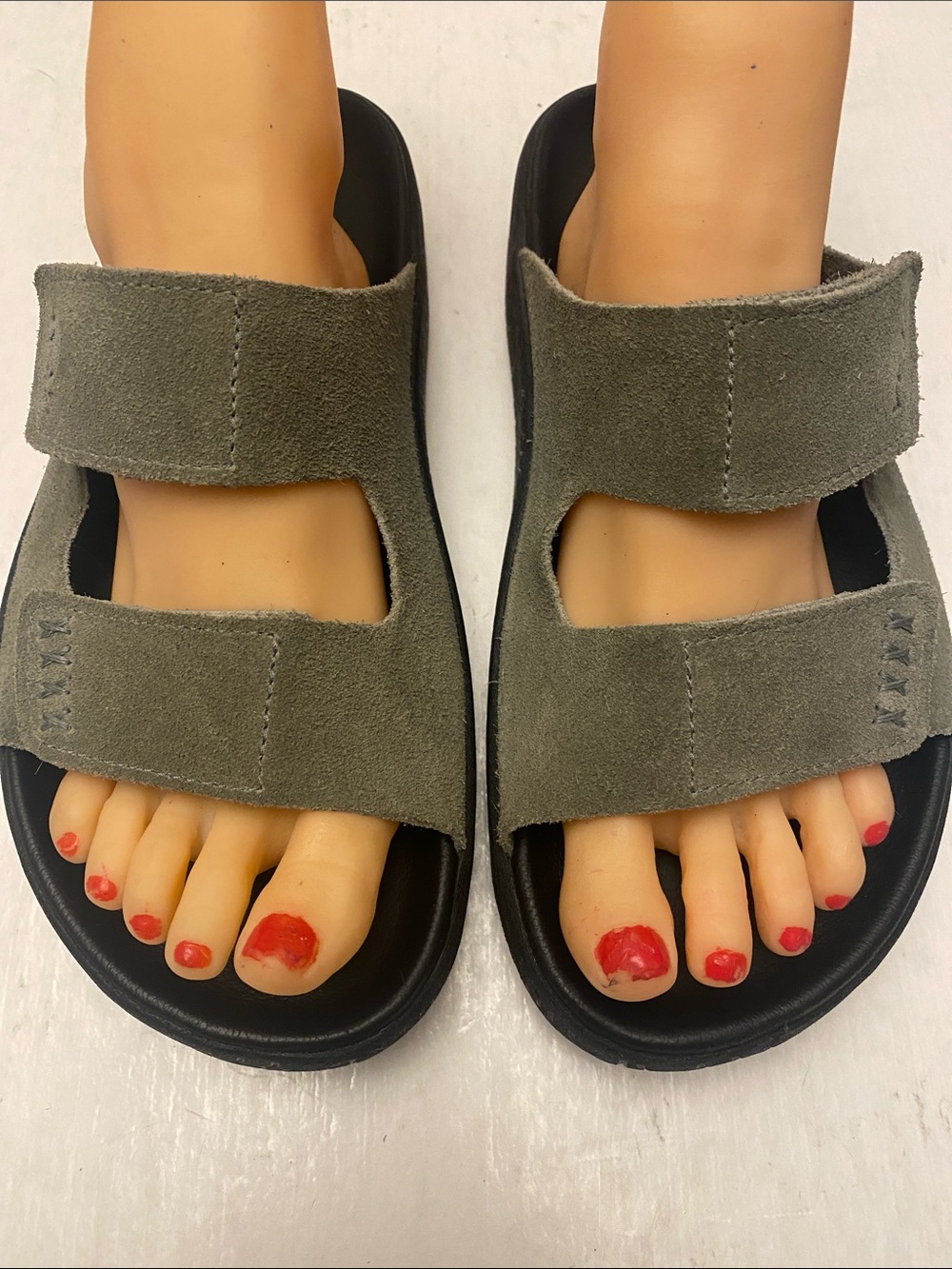 VEJA Etna Women’s Suede Leather Olive Green/ Black Sandals EU 40 or 9 US